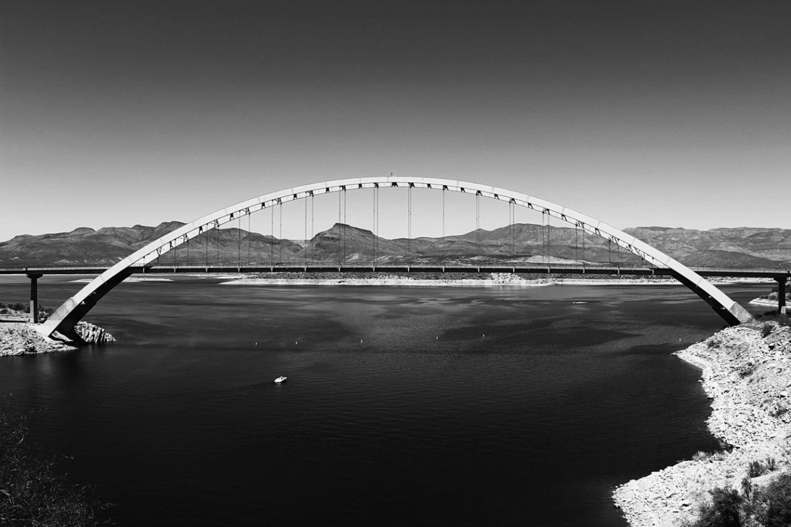 Devon Artrip - Moving over and on it - Roosevelt Lake 2018