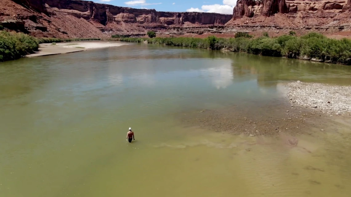 photo from documentary "silent river"