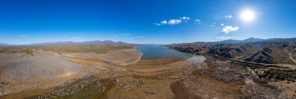 Joe Trevino photo showing a panoramic view of Roosevelt lake