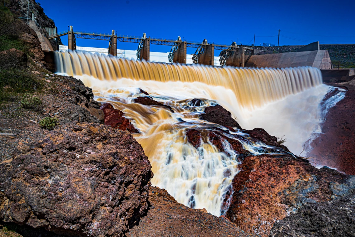 a dam at horseshoe reservoir