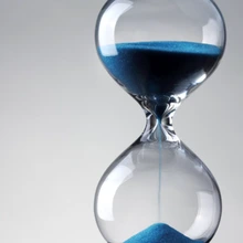 image of an hourglass
